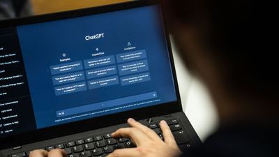 Japón estudia usar ChatGPT en tareas administrativas