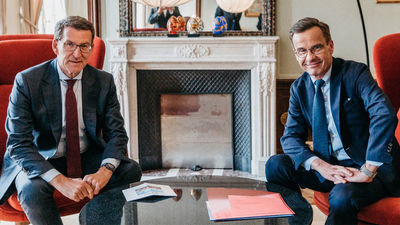 Feijóo insta a Sánchez desde Suecia a “preparar” la Presidencia de la UE con la oposición