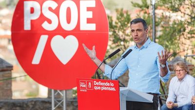 Sánchez insiste en sacar las instituciones de Madrid