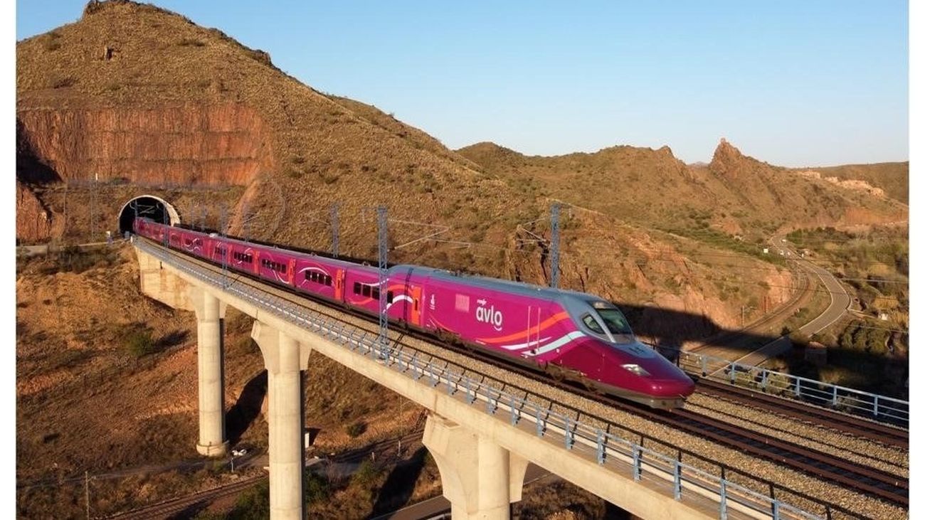 Adiós a los trenes AVLO entre Madrid y Barcelona: Renfe los sustituye por AVE