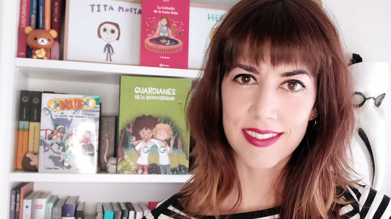 María Simavilla rinde homenaje a los lectores en el cartel de la Feria del Libro 2023