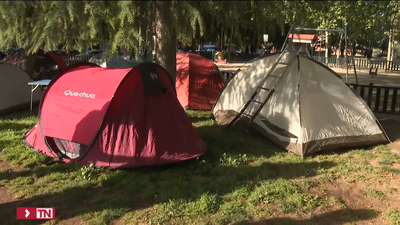Afectados de la L7B de metro acampan, la Comunidad afirma haber ofrecido todas las compensaciones