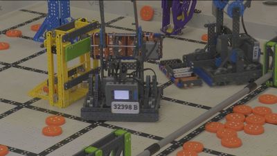 Alumnos de Móstoles buscan financiación para acudir a un concurso de robótica en EEUU