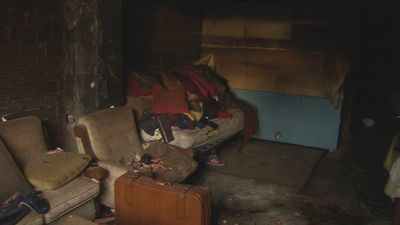 "Una tranquilidad enorme para todos los vecinos", okupas de Carabanchel se van después de 18 años y un incendio