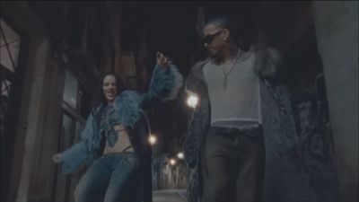 Rosalía y Raw Alejandro enseñan sus colmillos de vampiros en su último videoclip