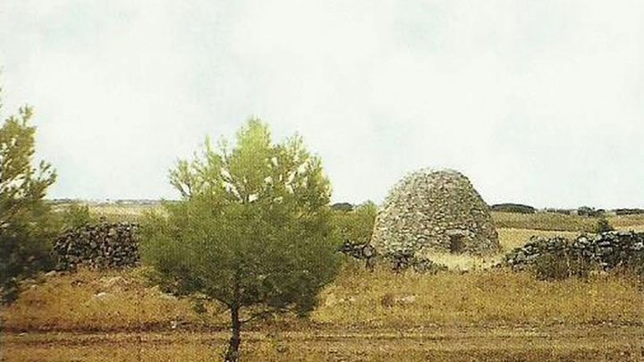 Cabaña de piedra en Pezuela de las Torres / AYTO PEZUELA DE LAS TORRES