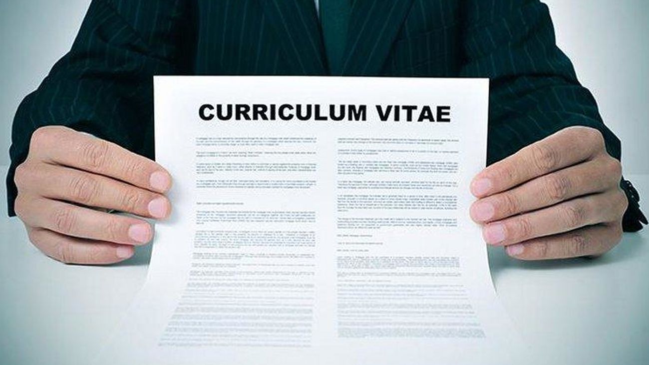 Sin foto ni edad en el CV: reducir datos en el currículum es cada vez más común