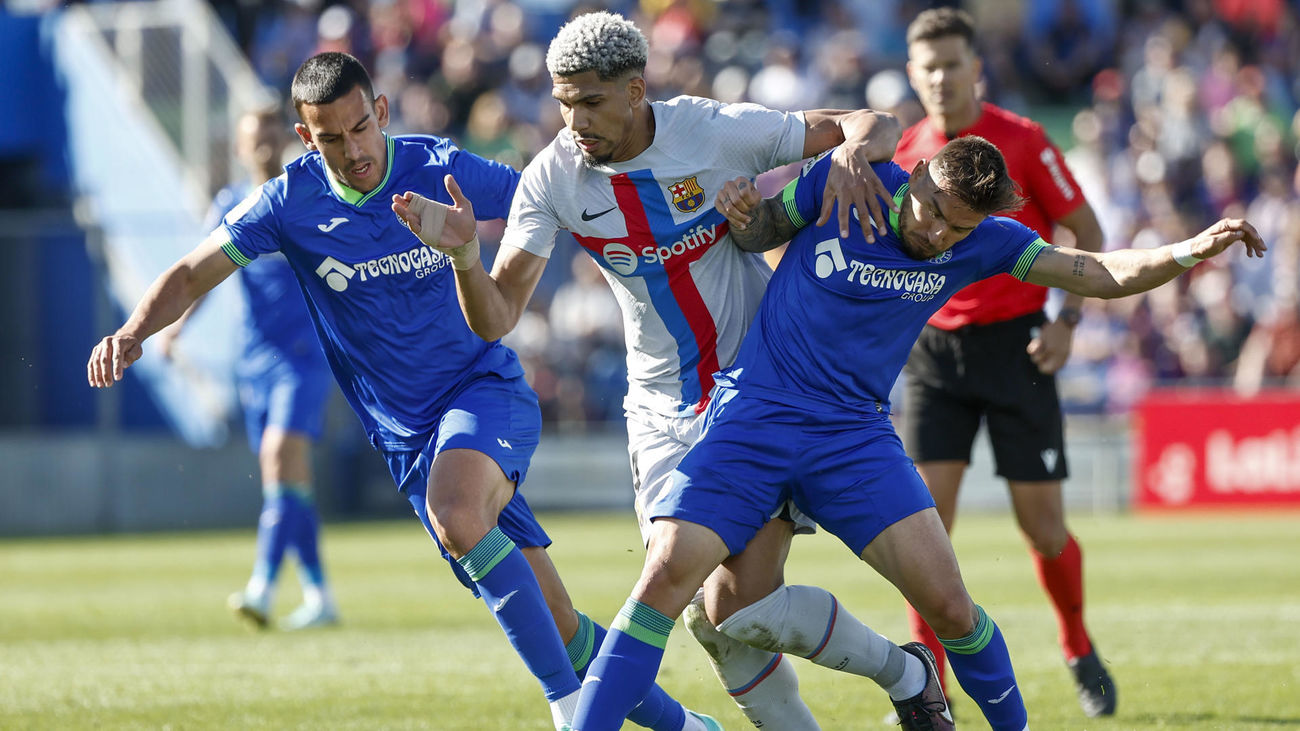 El Getafe desactiva al Barcelona, al que empata 0-0