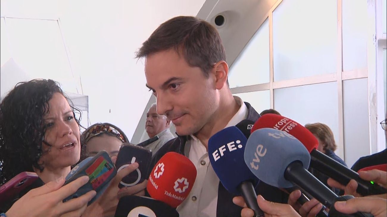 Lobato ve un "logro histórico" la Ley de Vivienda y dice que el PSOE dará "un paso más" en Madrid