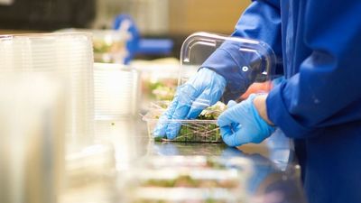 La mitad de los consumidores usa mal los envases de alimentos