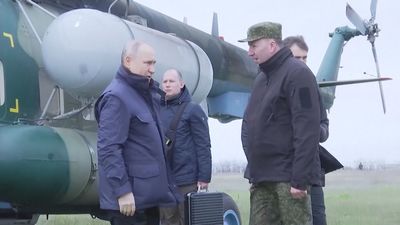 Putin visita cuarteles de las tropas rusas en los frentes de Jersón y Lugansk