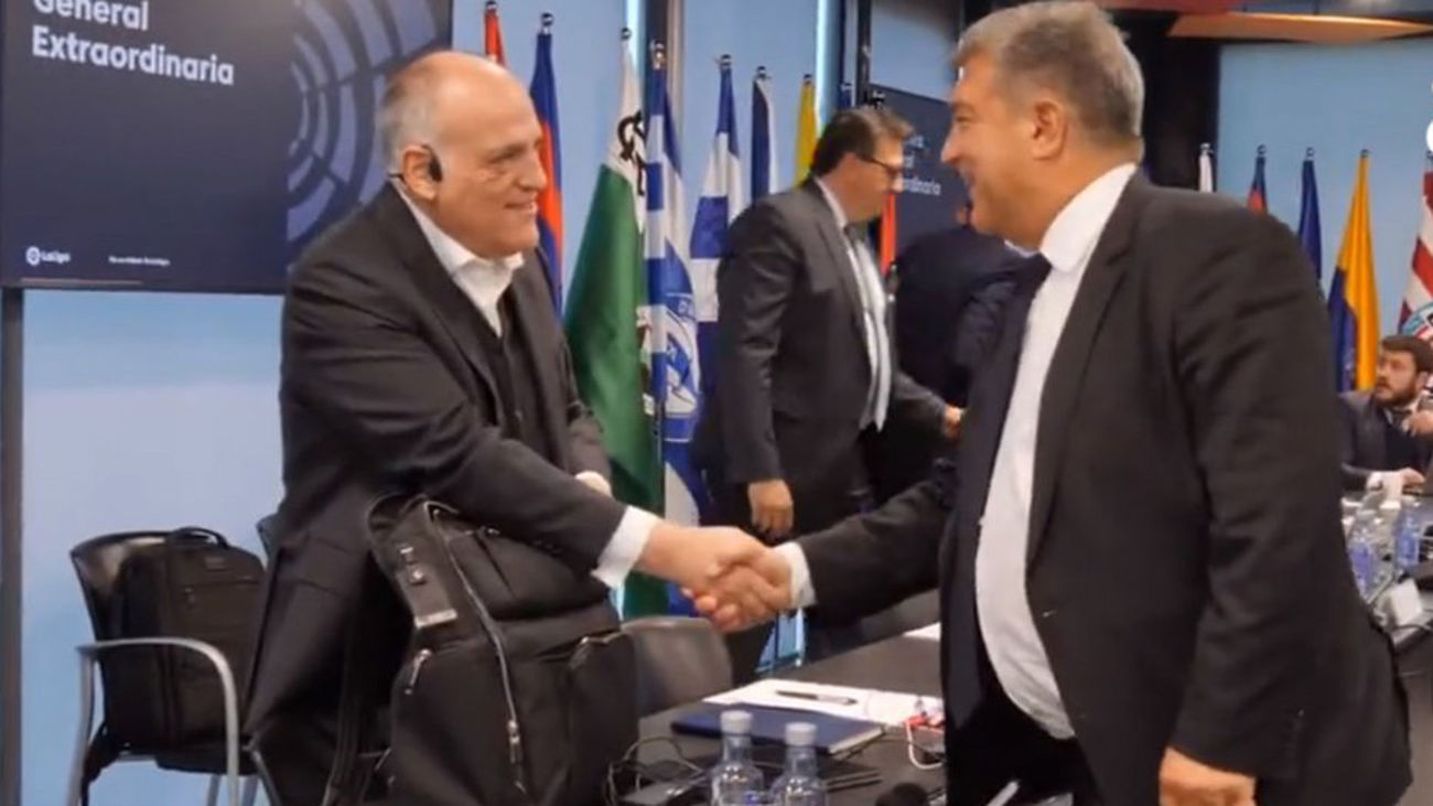 Tebas, sobre el interés del Barça en Nico Williams: “Tendrá que cumplir las normas"