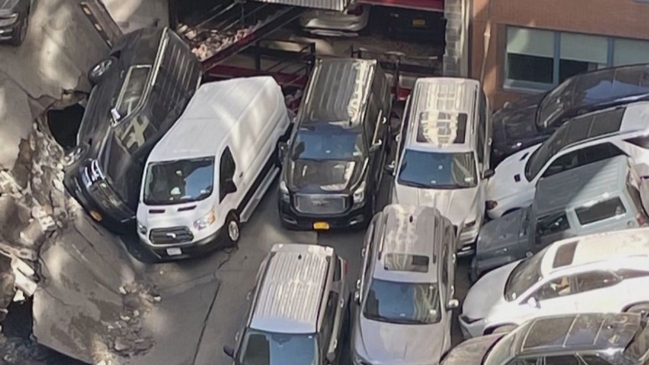 Colapsa un aparcamiento en Nueva York