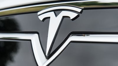 Los beneficios netos de Tesla cayeron un 55% en el primer trimestre del año