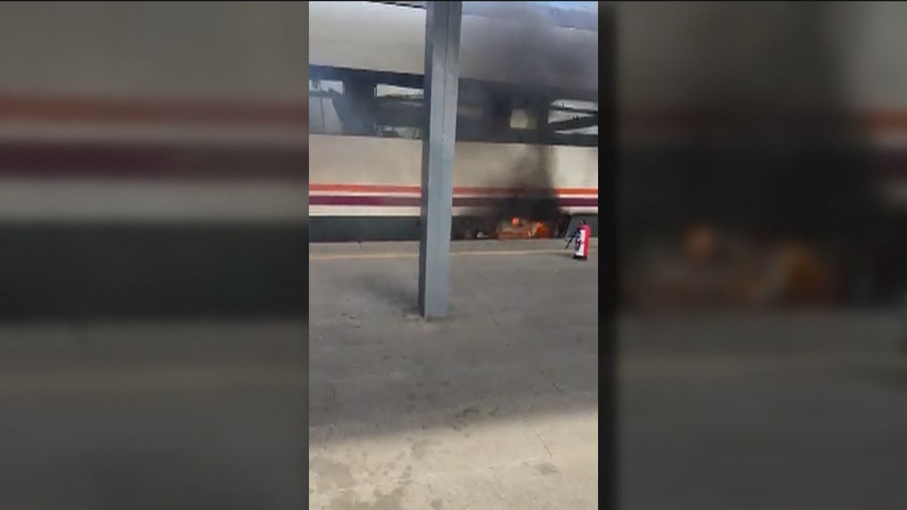 Un incendio en un motor del tren Madrid-Cáceres obliga a desalojar a viajeros en Leganés
