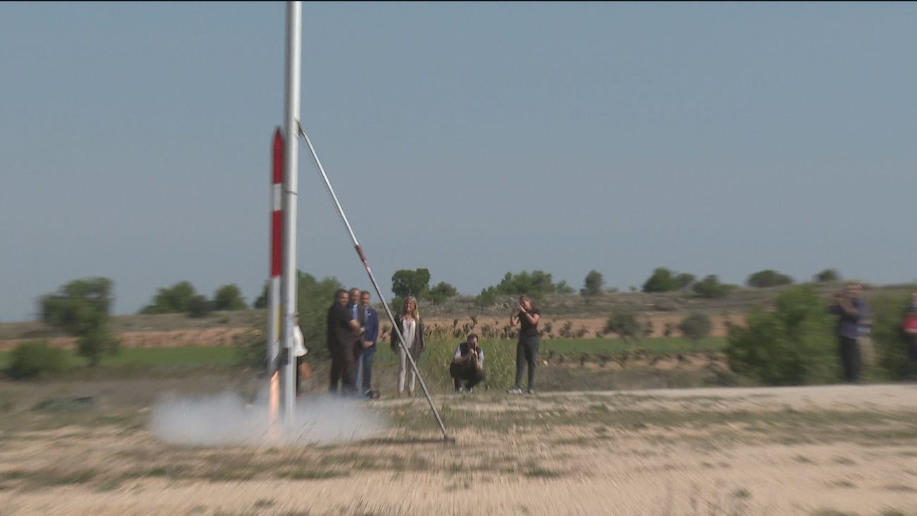 Lanzados los minisatélites escolares 'cansat' desde Valdelaguna