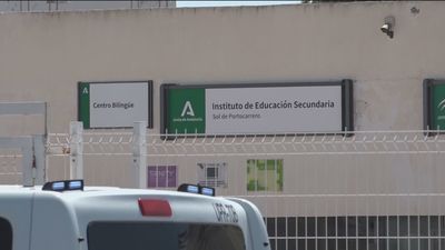 Un menor de 15 años, apuñalado en un instituto de Almería