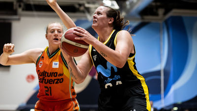 Estudiantes roza la victoria en el primer partido del playoff ante el Valencia
