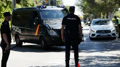 Un policía de Murcia recibe un hachazo en la cabeza cuando trataba de ayudar a una mujer