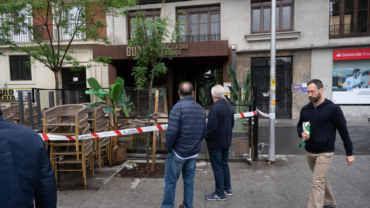Ocho heridos del incendio en Manuel Becerra siguen ingresados en la UCI o en Grandes Quemados