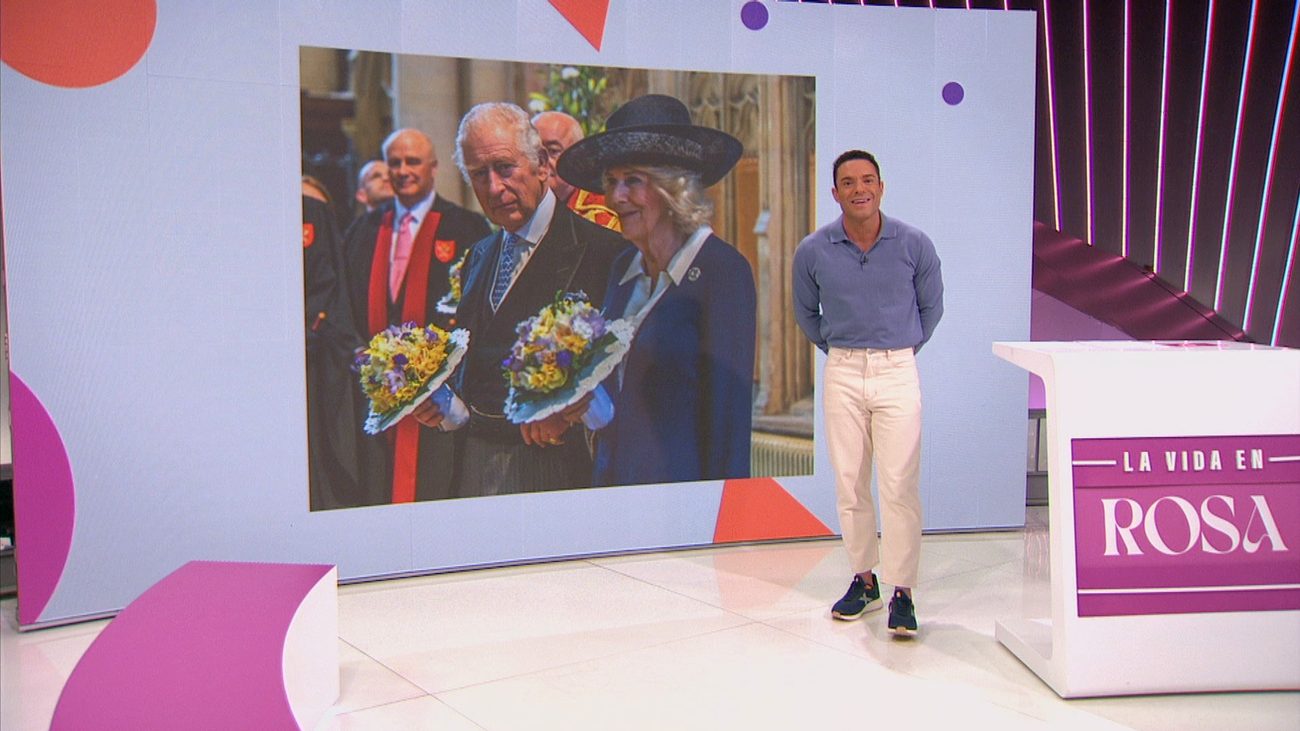 La vida en rosa: coronación de Carlos III