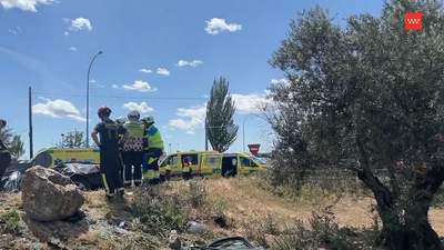 Dos heridos al perder el control de su coche y volcar en San Sebastián de los Reyes