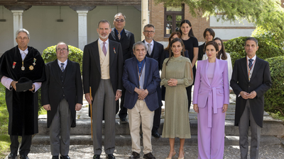 El Rey entrega el Premio Cervantes al poeta venezolano Rafael Cadenas