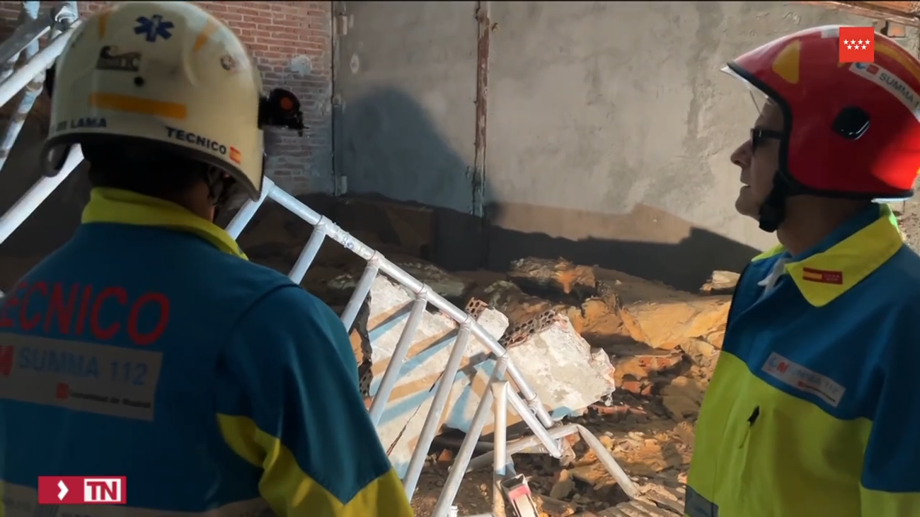 Dos trabajadores heridos tras el derrumbe de un muro de ladrillo en una obra en Tetuán