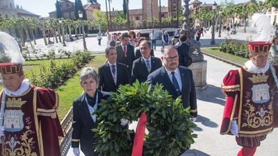 Alcalá homenajea a Cervantes en una jornada marcada por el premio a Rafael Cadenas