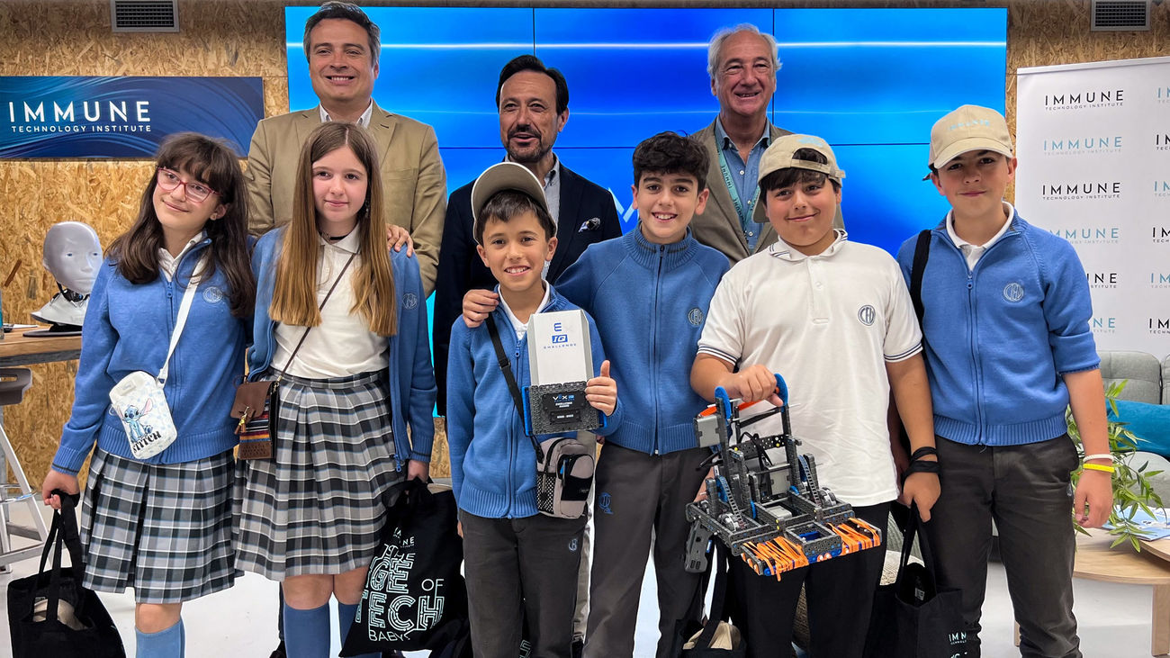 El equipo del colegio Nuestra Señora del Carmen, de Móstoles, que representará a España en el Campeonato Internacional de Robótica
