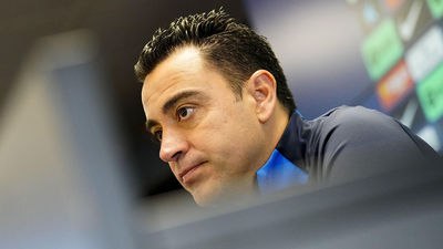 Xavi, a vueltas con el césped, el horario... y ahora con las medidas del estadio del Rayo