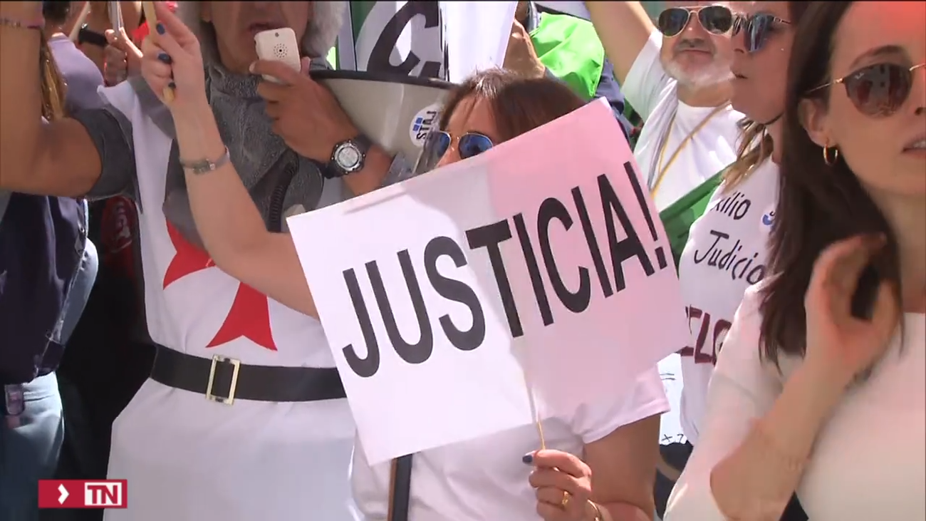 Los funcionarios de Justicia endurecen la huelga y piden la dimisión de Llop