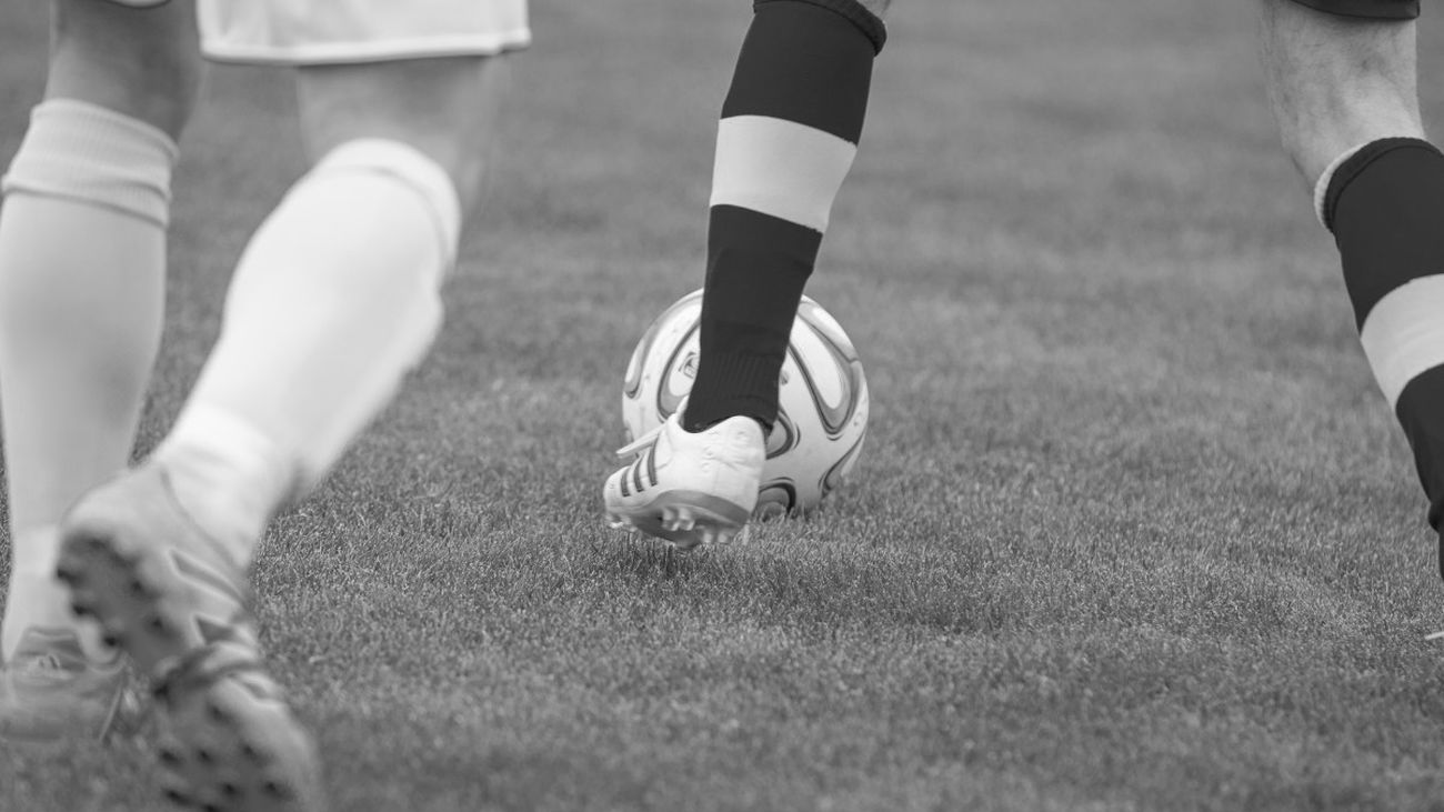 Disputa de un partido de fútbol