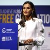 La reina Letizia defiende aumentar el precio del tabaco para "reducir su consumo"