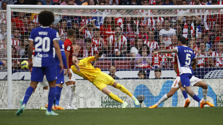 Rodrigo de Paul marca al Mallorca / EFE