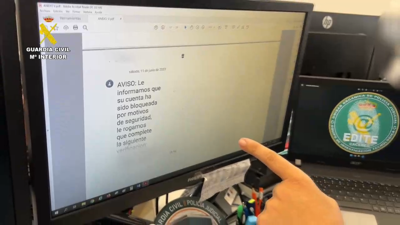 76 detenidos por estafar un millón de euros con falsos SMS de bancos