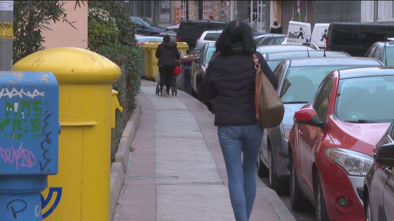 Una anciana, herida en Batán tras ser asaltada por un joven para robarle su bolso