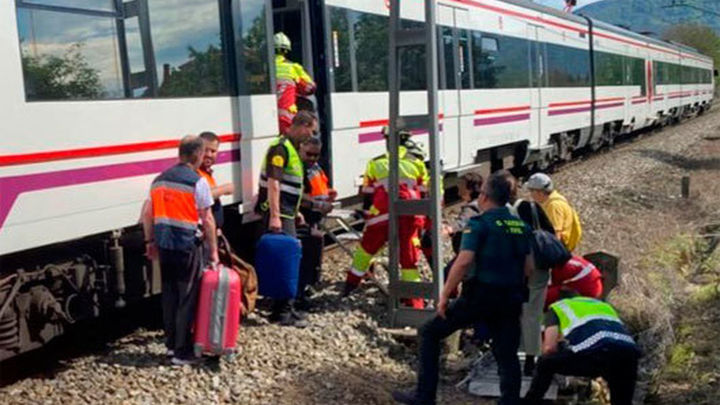 Muere el conductor de un tractor tras ser arrollado por un Alvia en Cantabria / EUROPA PRESS