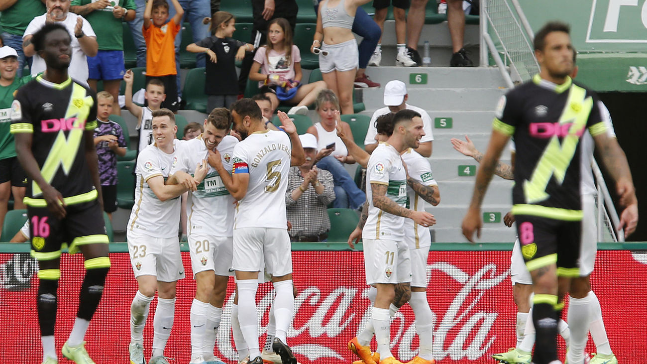 Un Rayo irreconocible en inferioridad cae en Elche por 4-0