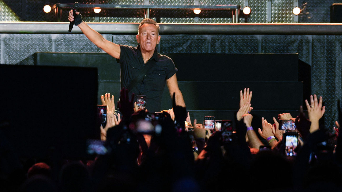 Bruce Springsteen no decepciona e inicia gira europea a lo grande en Barcelona