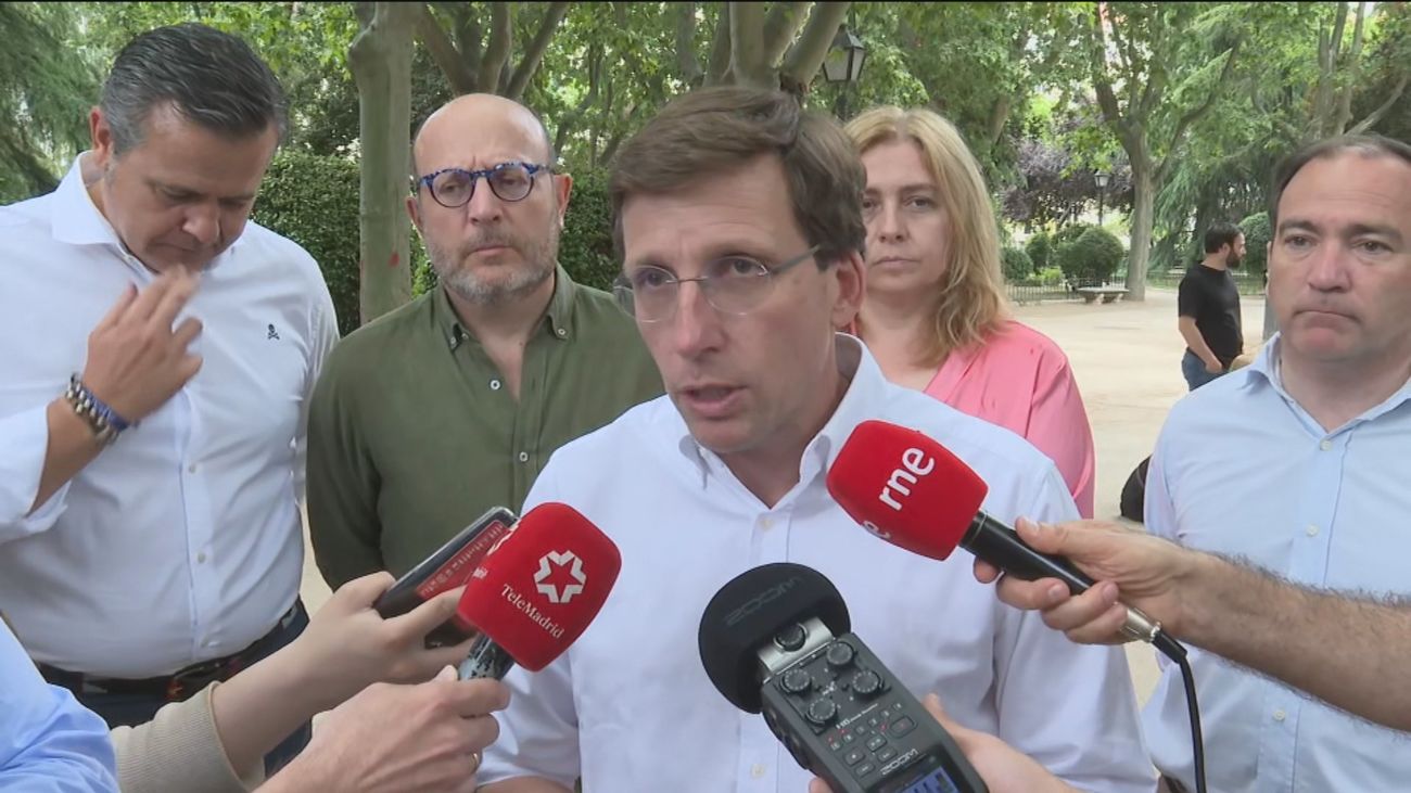 Almeida promete 60 áreas caninas más en Madrid