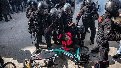 Miles de personas salen a la calle en Francia en una gran marcha contra la reforma de las pensiones