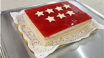 Vuelven las 'Banderitas madrileñas', el postre para celebrar el 2 de Mayo