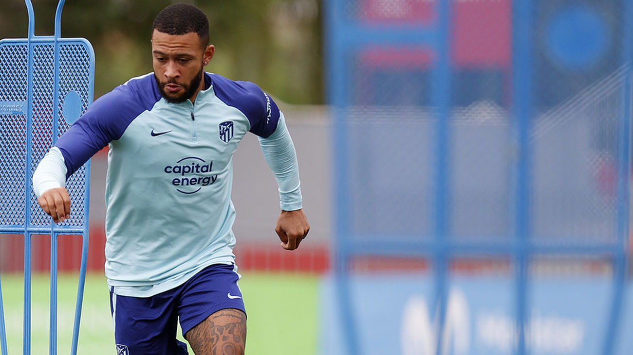 Memphis, baja por lesión contra el Cádiz