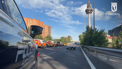 Muy grave un motorista de 55 años tras chocarse en la M-23 con un taxi