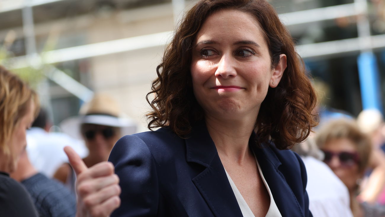 El CIS de Tezanos apunta a la mayoría absoluta de Ayuso