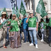Trabajadores de Patrimonio Nacional reclaman mejoras laborales frente al Palacio Real