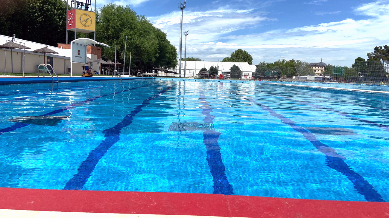 Las piscinas de Madrid se ponen a punto para su apertura
