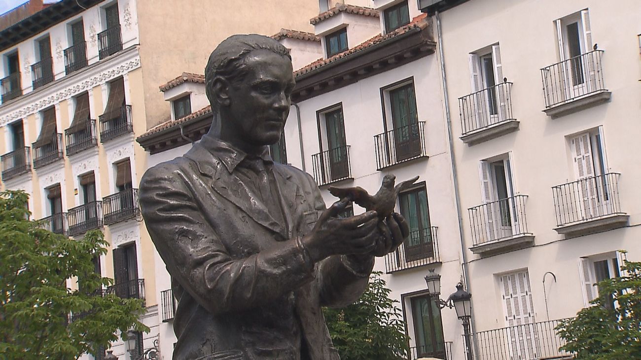 Estatua de Lorca en Madrid