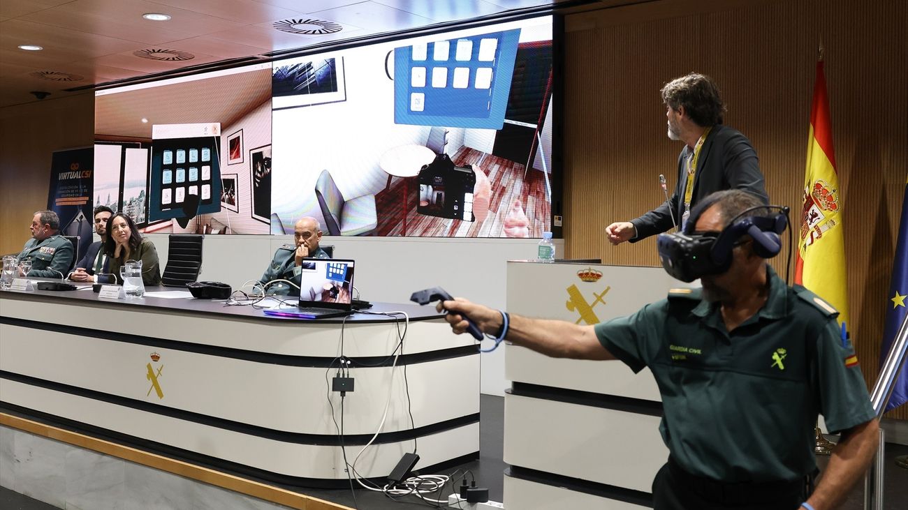 La Guardia Civil comienza a formarse con un simulador que recrea virtualmente escenas de un crimen